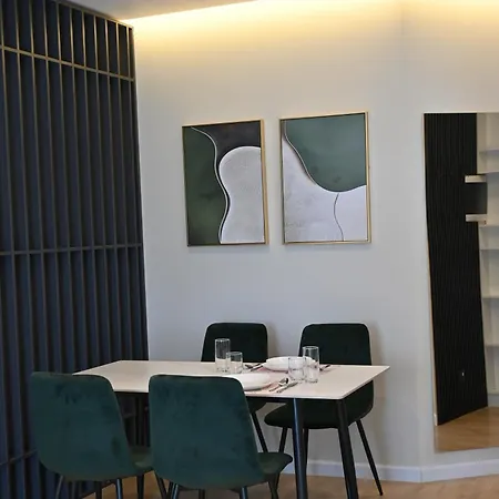 Modern Stay, * Tiran