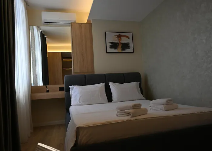 Modern Stay, * Tirana